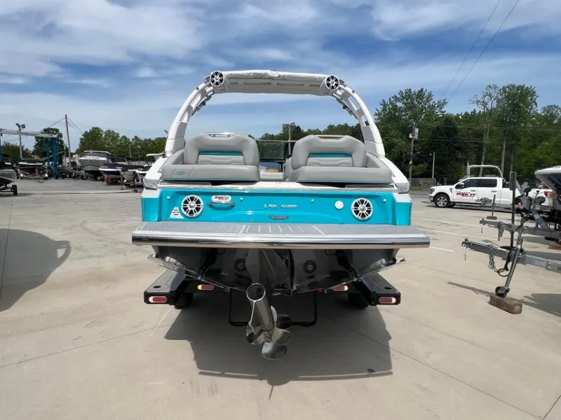 Slide: The Image of Regal LS6 Surf Ultimate 2025 - 7