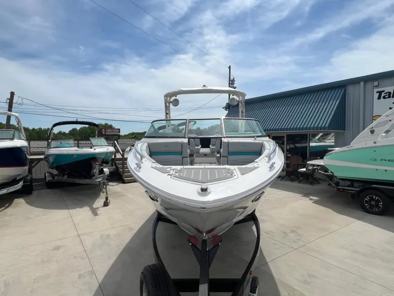 Slide: The Image of Regal LS6 Surf Ultimate 2025 - 8