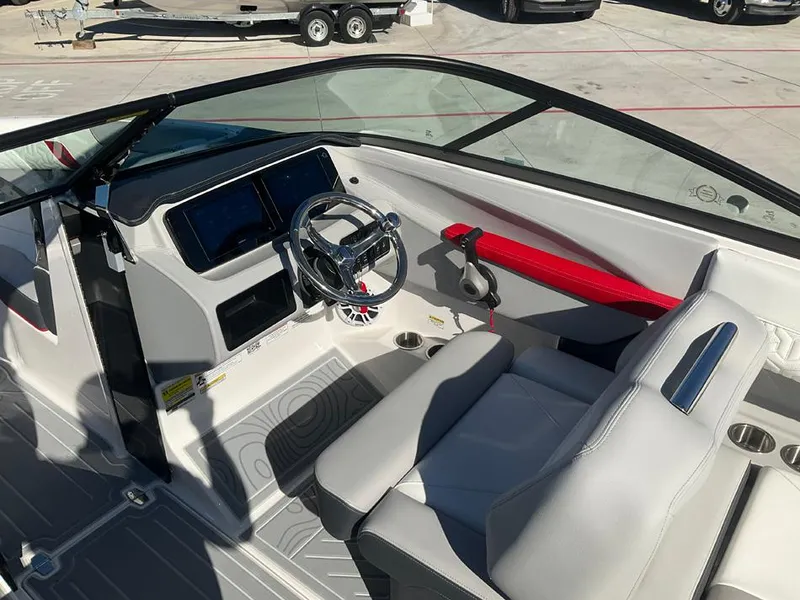 Slide: The Image of Regal LX2 Ultimate 2024 - 11