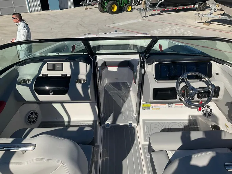 Slide: The Image of Regal LX2 Ultimate 2024 - 15