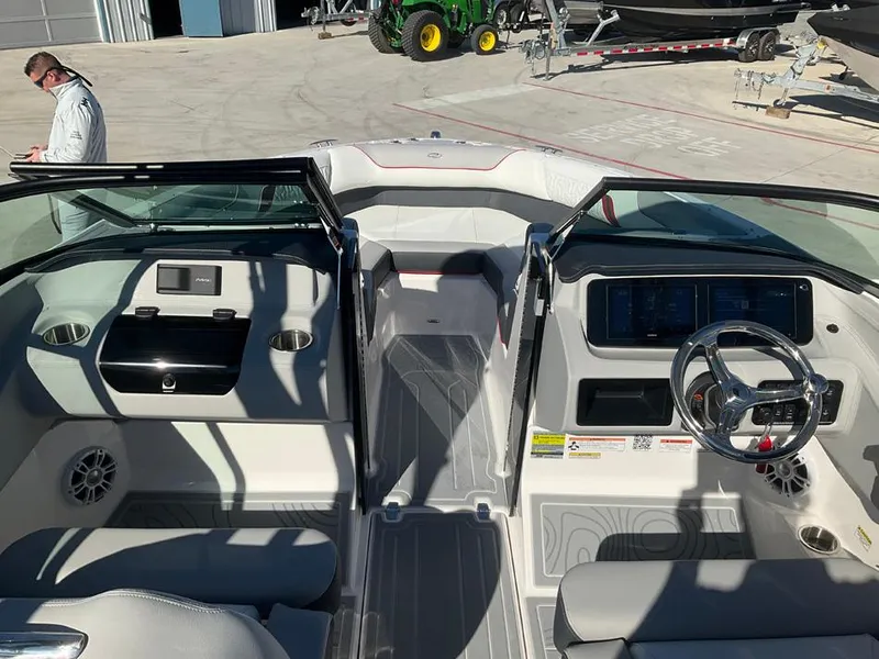 Slide: The Image of Regal LX2 Ultimate 2024 - 16