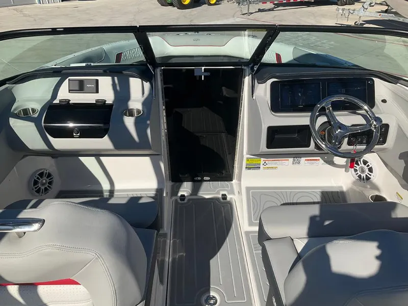 Slide: The Image of Regal LX2 Ultimate 2024 - 17