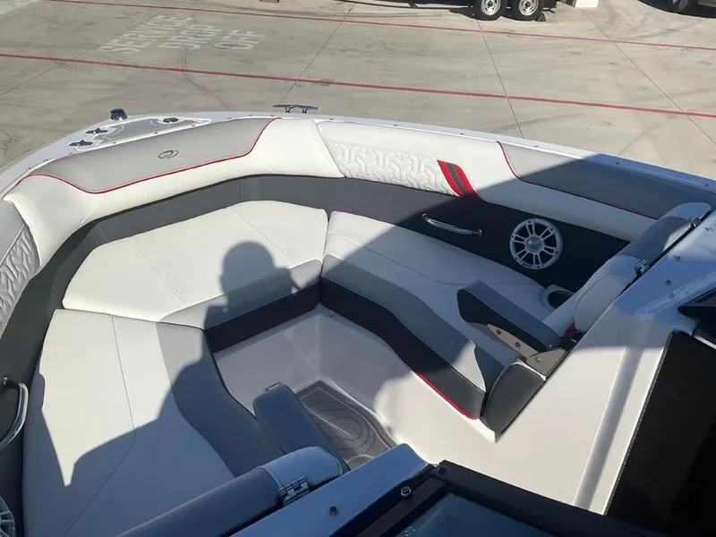 Slide: The Image of Regal LX2 Ultimate 2024 - 19