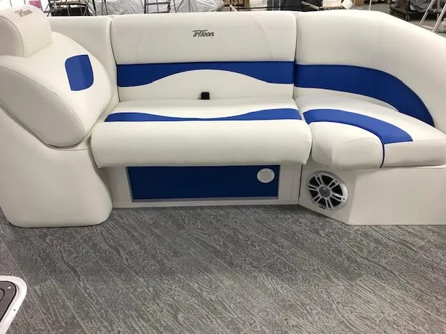 Slide: The Image of 2024 JC Neptoon 23 TT DSL boat seating with blue and white upholstery. - 5