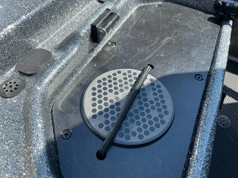 Slide: The Image of 2024 Ranger Z521R Ranger Cup Equipped boat deck detail with hexagonal pattern. - 13