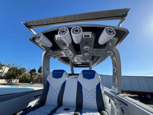 Slide: The Image of 2025 Statement 380 Open boat with advanced sound system and luxurious seating. - 9