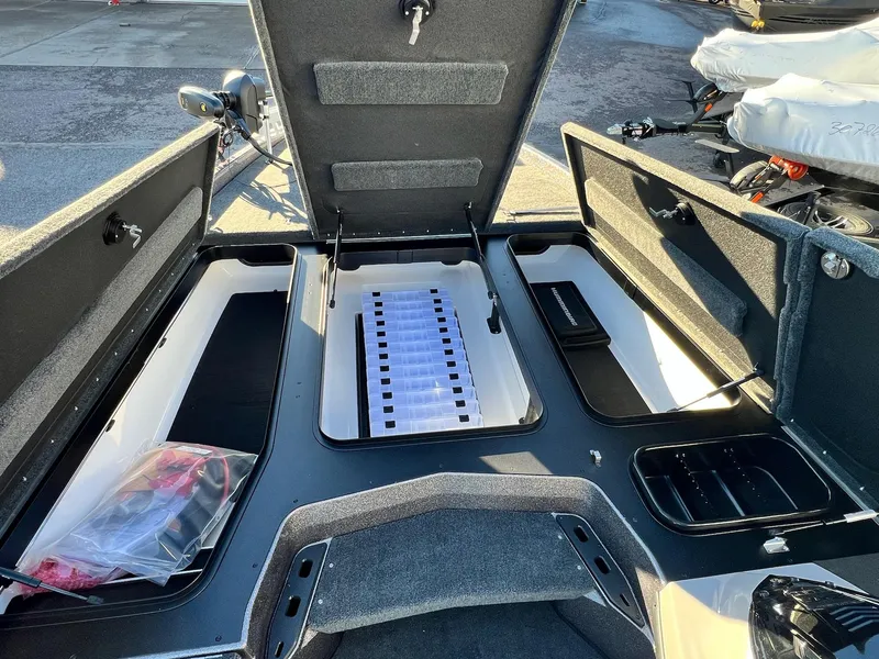 Slide: The Image of Skeeter ZXR 21 2025 - 18