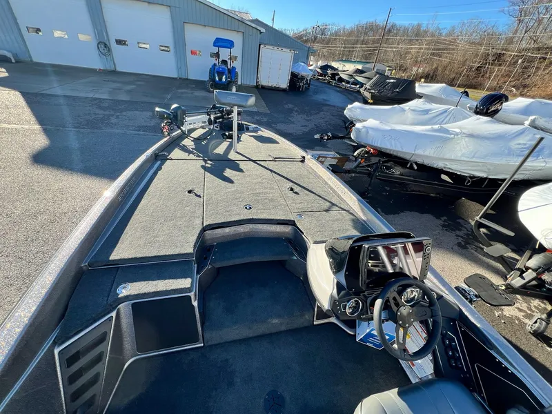 Slide: The Image of Skeeter ZXR 21 2025 - 2