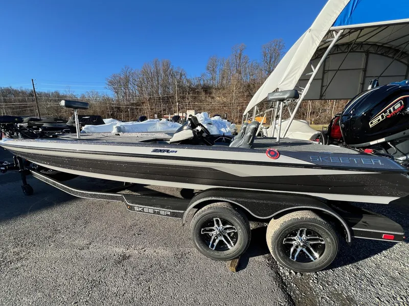 Slide: The Image of Skeeter ZXR 21 2025 - 21