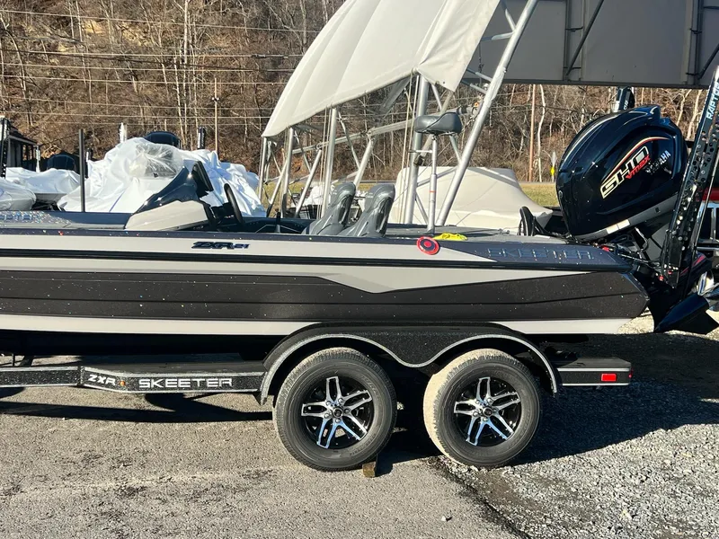 Slide: The Image of Skeeter ZXR 21 2025 - 27