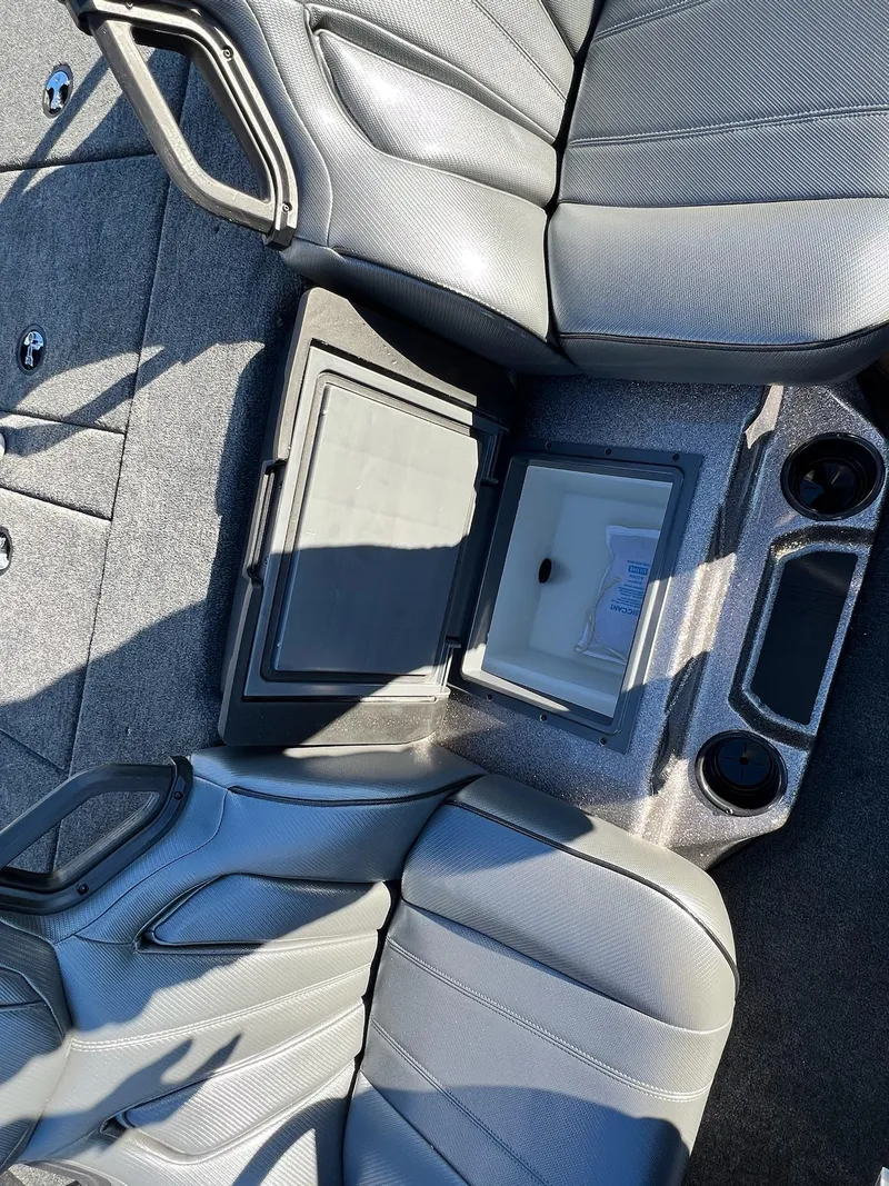 Slide: The Image of Skeeter ZXR 21 2025 - 33