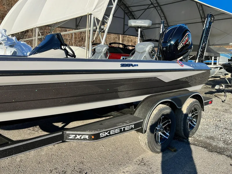 Slide: The Image of Skeeter ZXR 21 2025 - 42