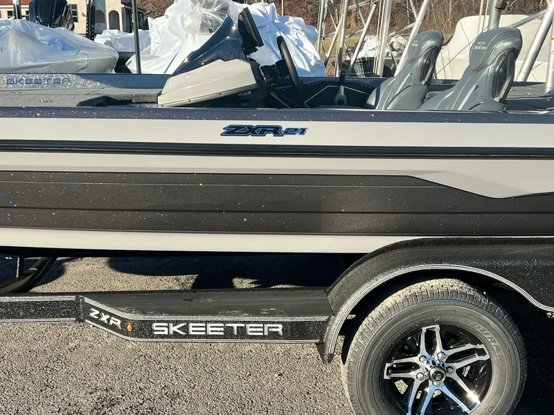 Slide: The Image of Skeeter ZXR 21 2025 - 45