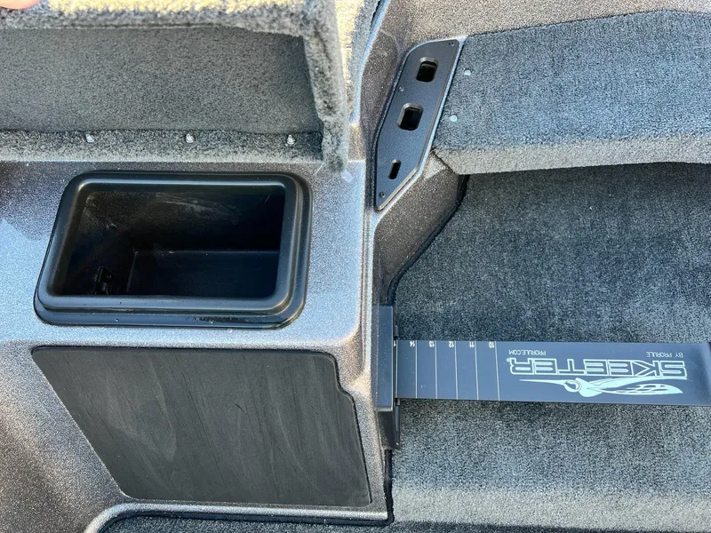 Slide: The Image of Skeeter ZXR 21 2025 - 48