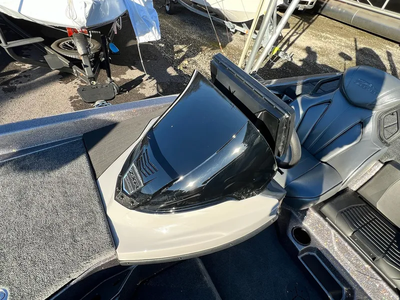 Slide: The Image of Skeeter ZXR 21 2025 - 50