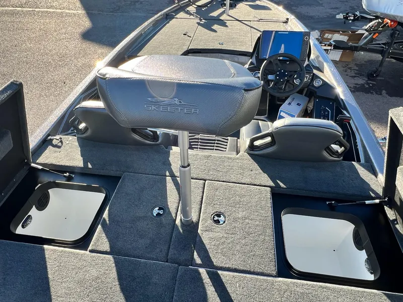 Slide: The Image of Skeeter ZXR 21 2025 - 7