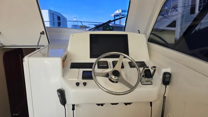 Slide: The Image of 2008 Ocean 37 Billfish lower helm - 13