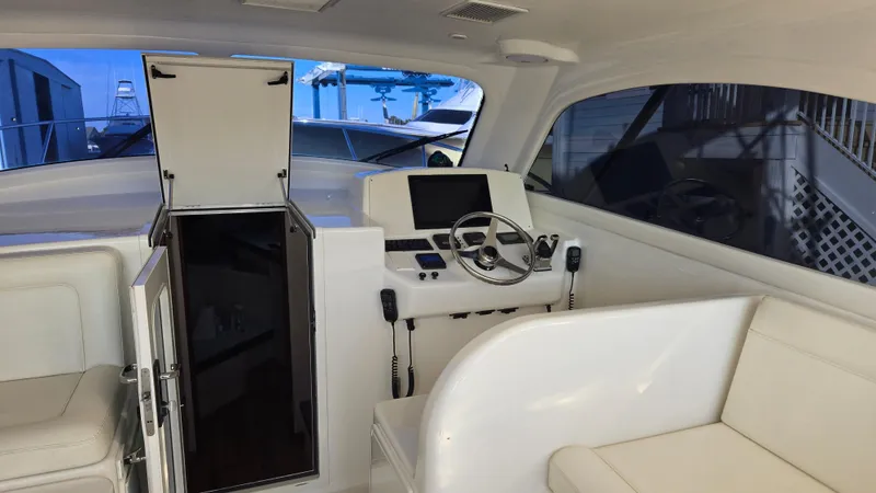 Slide: The Image of 2008 Ocean 37 Billfish lower helm - 14