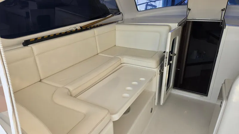 Slide: The Image of 2008 Ocean 37 Billfish seating - 15