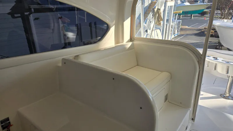 Slide: The Image of 2008 Ocean 37 Billfish seating stbd - 16