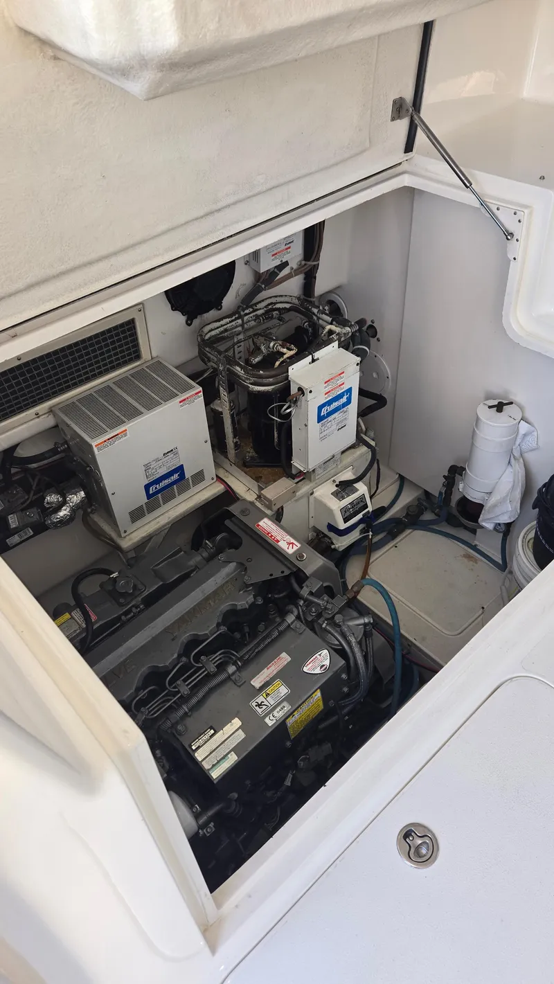 Slide: The Image of 2008 Ocean 37 Billfish port eng hatch - 28