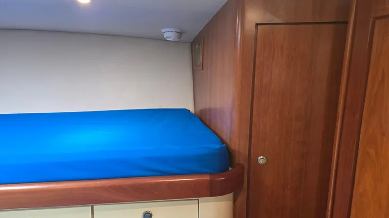 Slide: The Image of 2008 Ocean 37 Billfish upper berth - 9