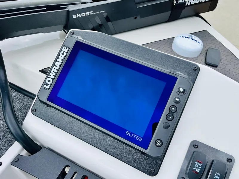 Slide: The Image of Lowrance Elite fishfinder on Ranger ALPHA 208 boat, 2025 model. - 13