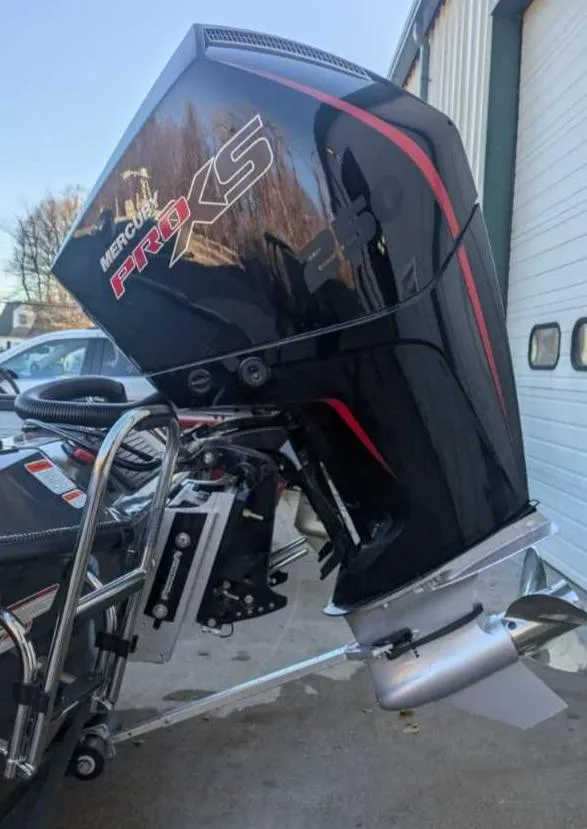 Slide: The Image of 2025 Ranger ALPHA 208 boat with Mercury Pro XS outboard motor. - 8