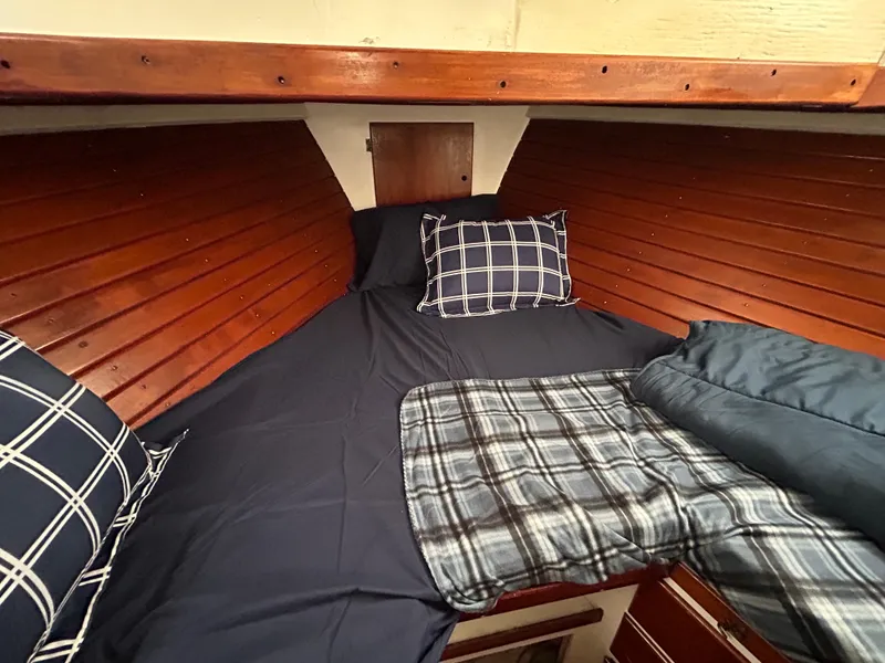 Slide: The Image of Grand Banks 42 Classic 1972 - 62