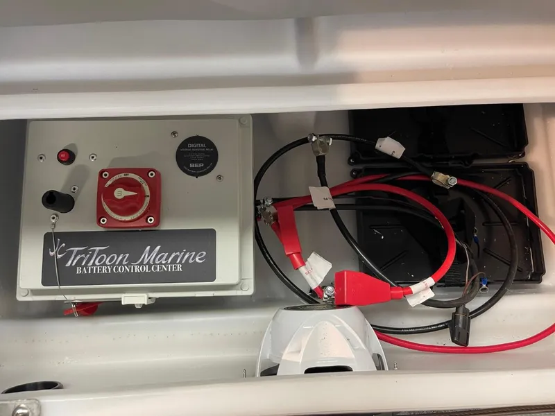 Slide: The Image of TriToon Marine battery control center in 2025 JC Spirit 247TT Sport boat. - 24