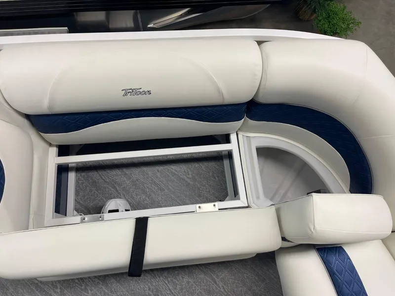 Slide: The Image of 2025 JC Swingback 25 TT boat seating with white and blue upholstery. - 23