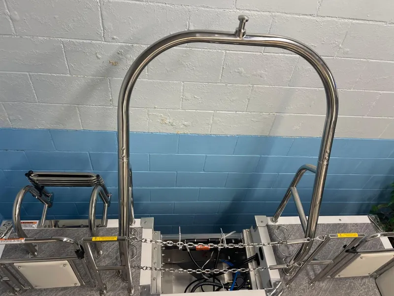 Slide: The Image of Stainless steel boat ladder on JC Swingback 25 TT, 2025 model. - 34