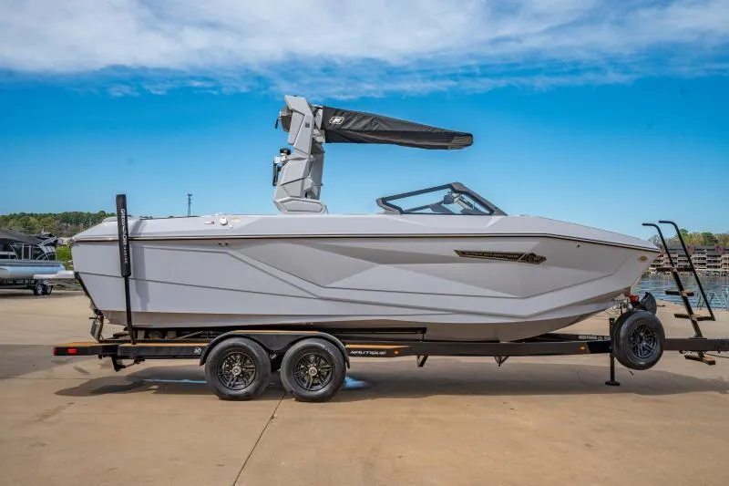 Slide: The Image of Nautique Super Air G23 2025 - 1