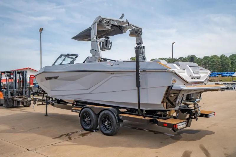 Slide: The Image of Nautique Super Air G23 2025 - 15