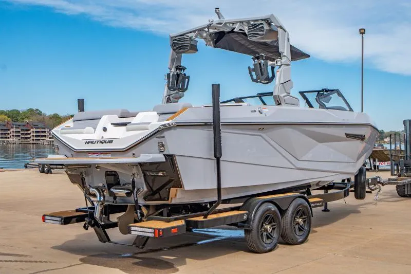 Slide: The Image of Nautique Super Air G23 2025 - 2