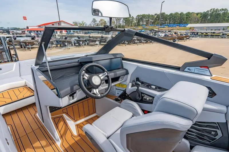 Slide: The Image of Nautique Super Air G23 2025 - 25