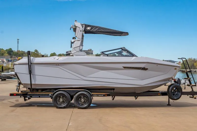 Slide: The Image of Nautique Super Air G23 2025 - 4