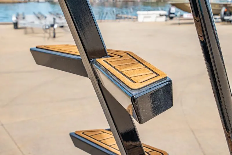 Slide: The Image of Nautique Super Air G23 2025 - 7