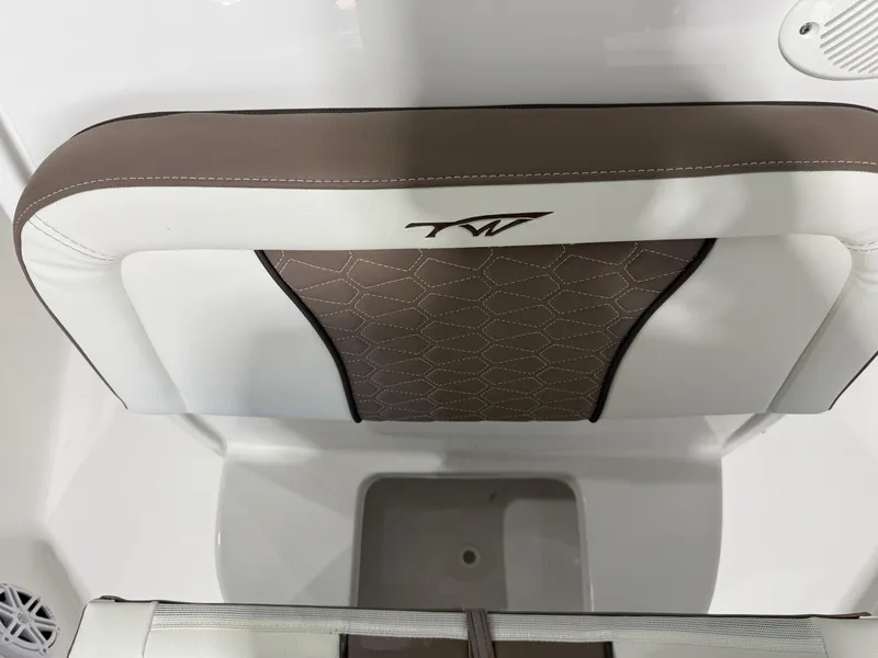 Slide: The Image of Tidewater 232 LXF 2025 - 35