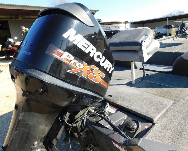 Slide: The Image of 2015 Tracker Pro Team 190 TX with Mercury Pro XS outboard motor. - 18