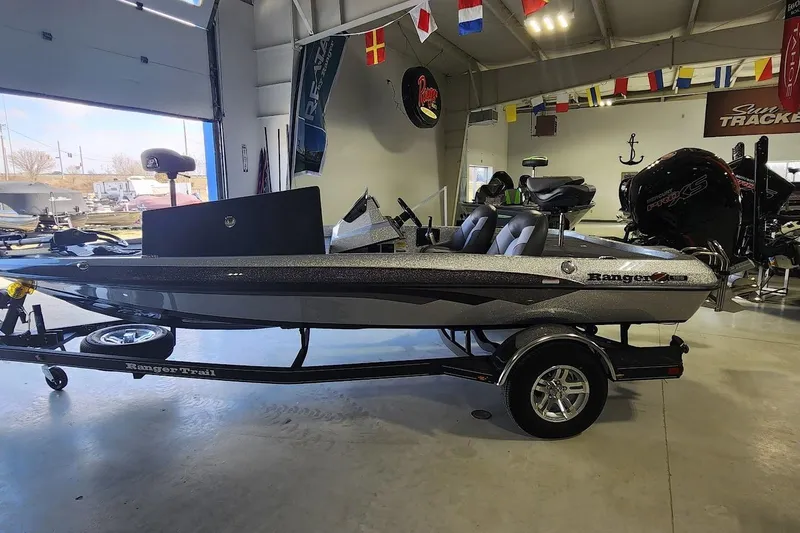 The Image of 2025 Ranger Z185 boat in showroom, featuring sleek design and modern features. - 1
