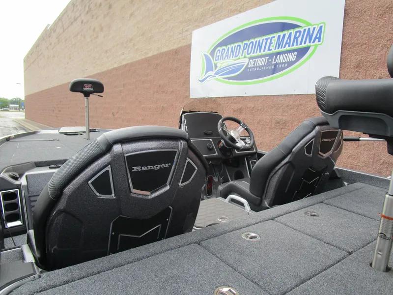 Slide: The Image of 2025 Ranger Z520 boat interior at Grand Pointe Marina, Detroit-Lansing. - 20