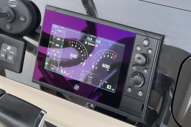 Slide: The Image of Boston Whaler 330 Outrage 2019 - 52