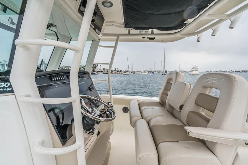 Slide: The Image of Boston Whaler 330 Outrage 2019 - 54