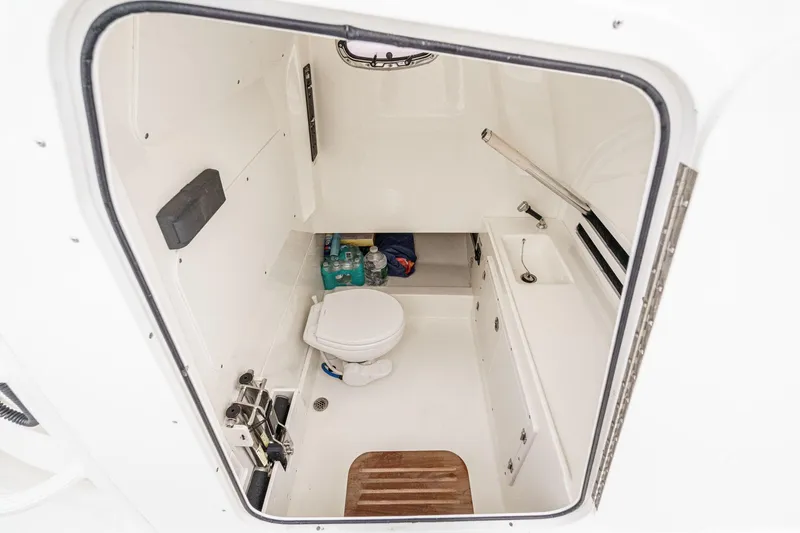 Slide: The Image of Boston Whaler 330 Outrage 2019 - 65