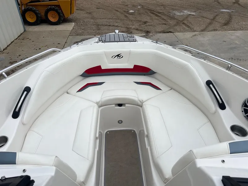 Slide: The Image of Monterey 244FS 2014 - 9