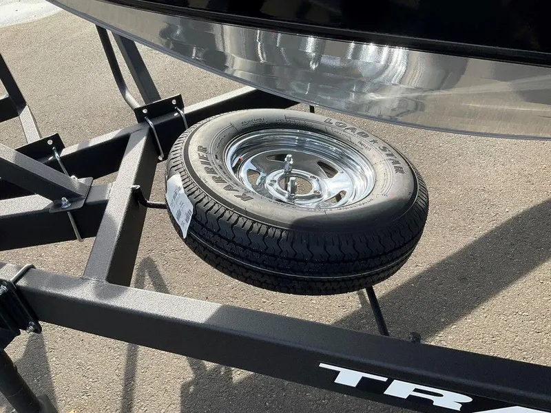 Slide: The Image of Tracker Targa V-18 WT 2025 - 50