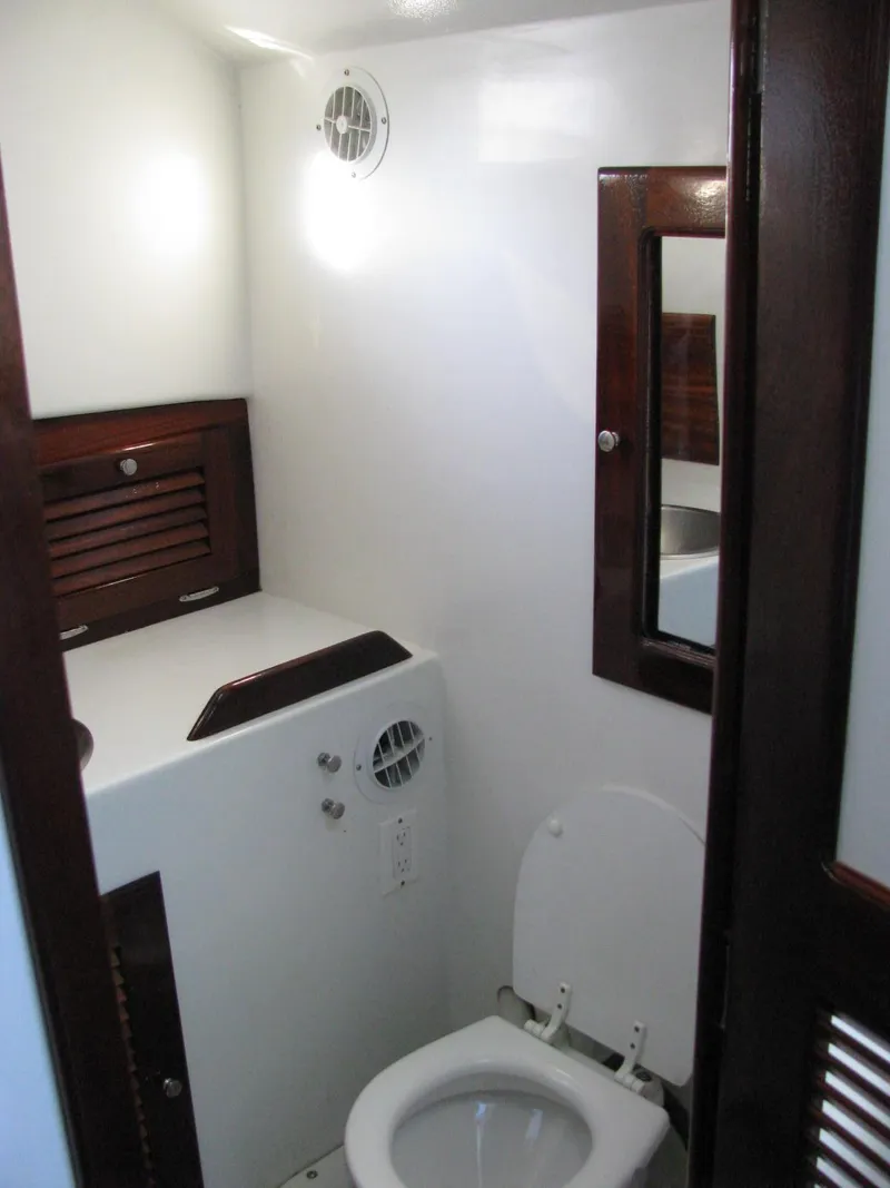 Slide: The Image of Duffy 35 Downeast Cruiser 1998 - 60