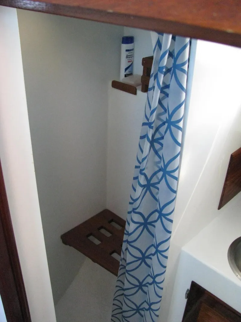 Slide: The Image of Duffy 35 Downeast Cruiser 1998 - 61