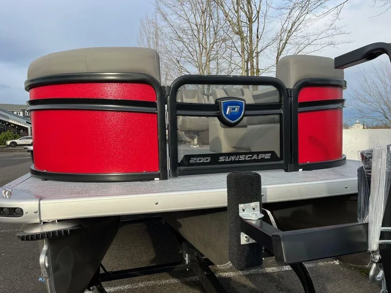 Slide: The Image of Premier 200RE Sunscape 2025 - 3